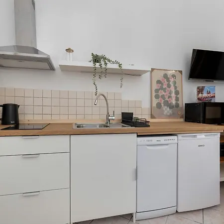 Charming With Mezzanine Near Old Town In Cracow By Renters * Kraków