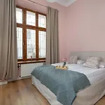 Charming With Mezzanine Near Old Town In Cracow By Renters Appartement *