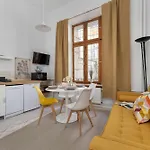Charming With Mezzanine Near Old Town In Cracow By Renters Appartement Cracovie