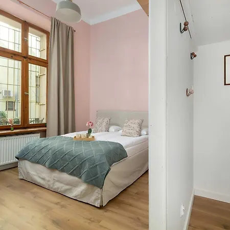 Charming With Mezzanine Near Old Town In Cracow By Renters * Cracovie