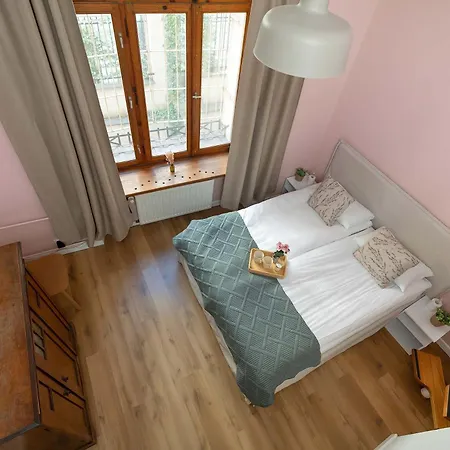 Charming With Mezzanine Near Old Town In Cracow By Renters Cracovie