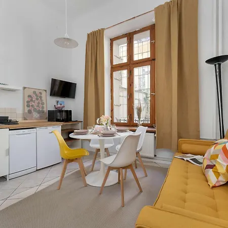 Charming With Mezzanine Near Old Town In Cracow By Renters Appartement Cracovie